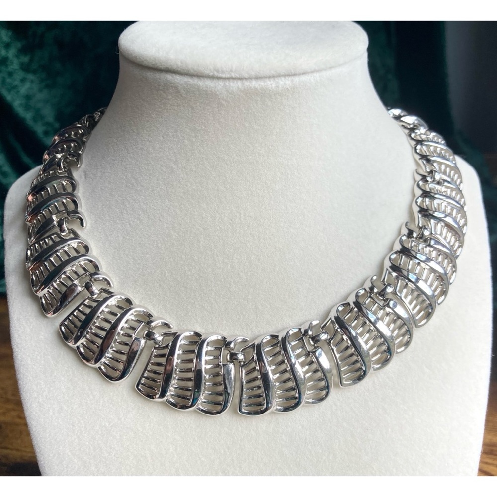 Vintage Trifari Silvertone Link Choker Necklace